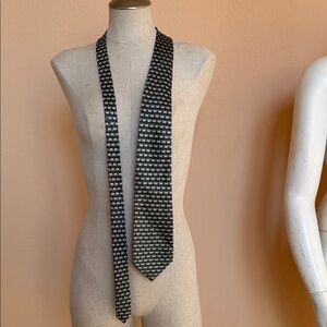 Sophisticated Black and Green Patterned Tie